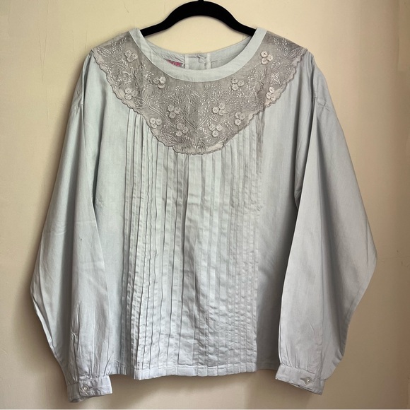 vintage doen style floral embroidered pintuck blouse - Picture 2 of 13